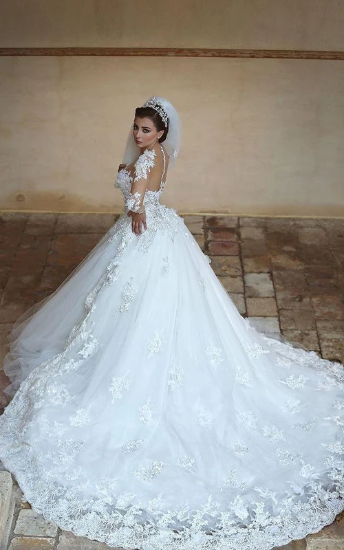 Gorgeous Long Sleeve Appliques Tulle Wedding Dress Hi-Lo With Train