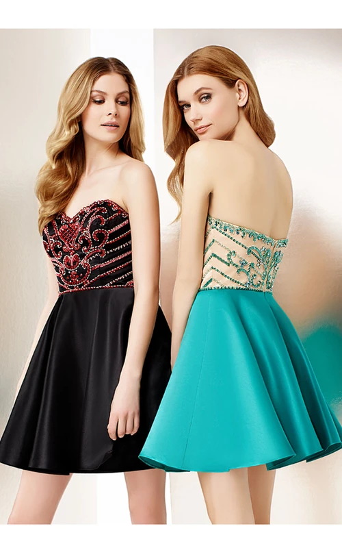 Robe cocktail mini trapèze sans manches en satin orné de perles et décolleté en V plongeant