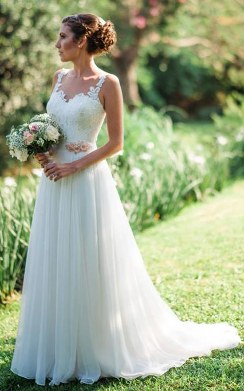 Lässiges, trägerloses, ärmelloses Brautkleid aus Chiffon und Spitze in A-Linie mit bodenlangem Schnitt und Schleppe