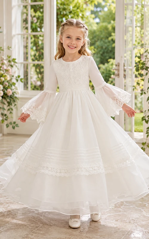 Elfenbeinfarbenes Kommunionkleid mit Glockenärmeln und Rundhalsausschnitt aus mehrlagigem Tüll
