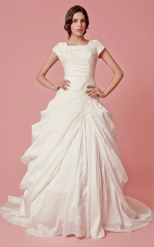 Short Sleeve Square Neck Dropped Satin Gown With Embroidery