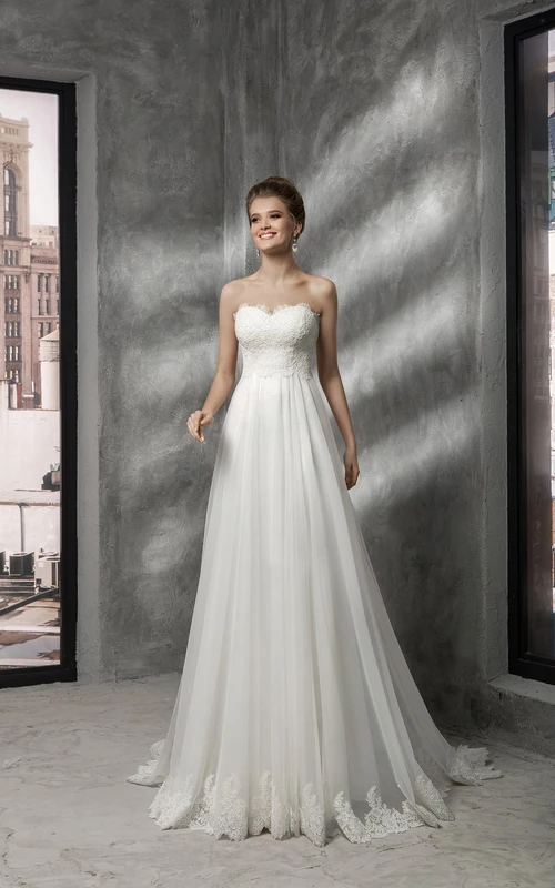 Vestido largo estilo imperio sin mangas con escote corazón y apliques en la espalda tipo corsé