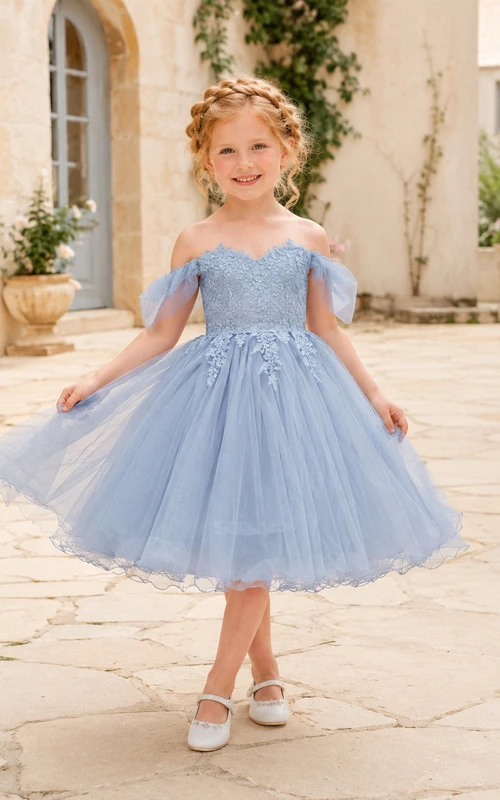 Robe de demoiselle d'honneur en tulle et dentelle bleu poudré, coupe trapèze, avec nœud à épaules dénudées et appliques florales