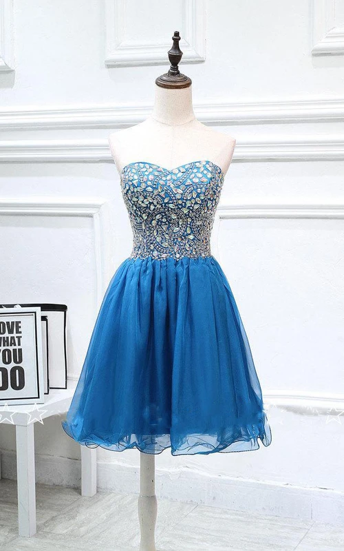 Minivestido de gasa sin tirantes con pedrería