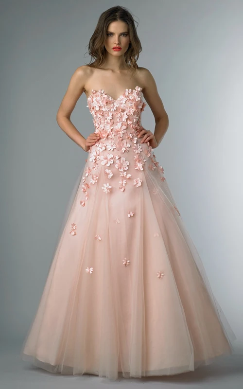 Robe trapèze longue sans manches en tulle dos nu à décolleté cœur
