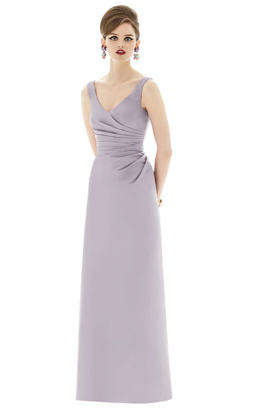 Robe longue fourreau à col en V froncée sur le côté et dos nu en V