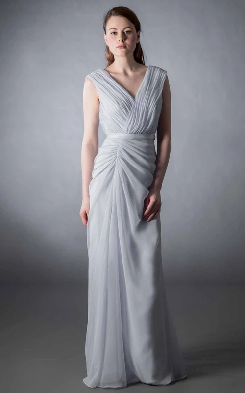 Robe de demoiselle d'honneur sans manches en mousseline froncée à col en V