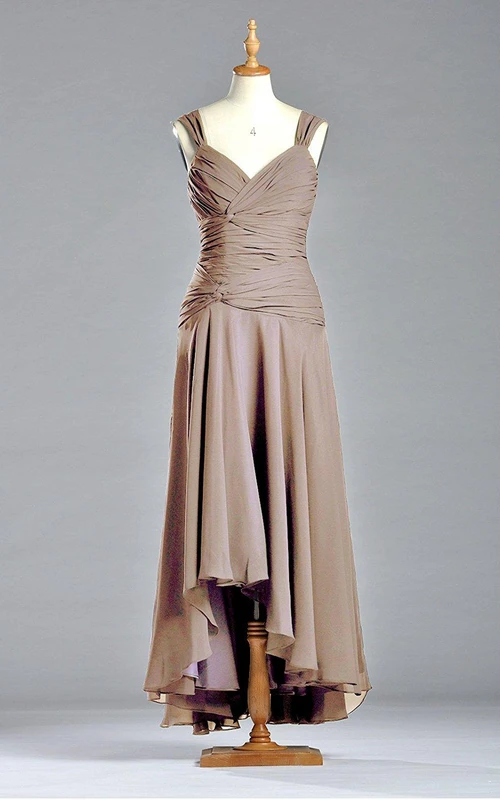 Vestido de gasa de corte A, largo hasta la rodilla, sin mangas y con tirantes