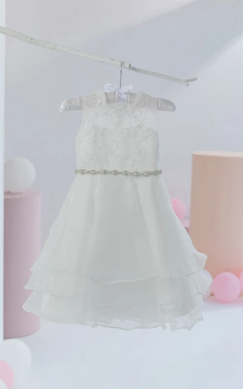 Adorable robe courte trapèze en dentelle perlée pour demoiselle d'honneur de première communion