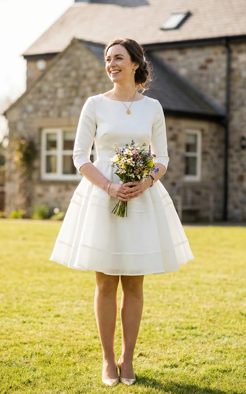 Robe de mariée civile courte grande taille avec manches