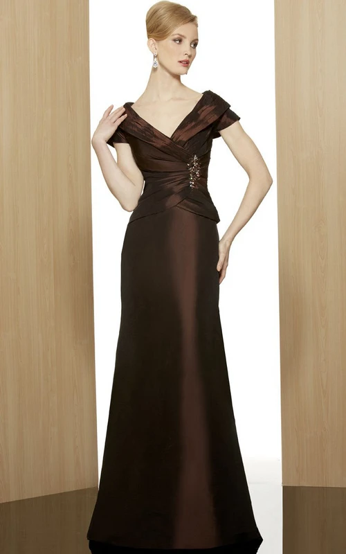 Vestido formal de satén largo hasta el suelo, con escote en V, manga corta, corte en A y cremallera en la espalda.
