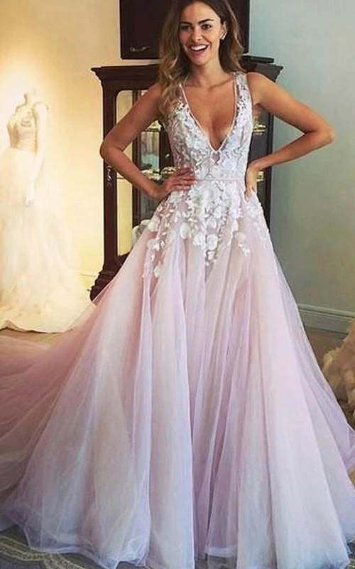 Wunderschönes ärmelloses Ballkleid mit V-Ausschnitt und Tüllapplikationen