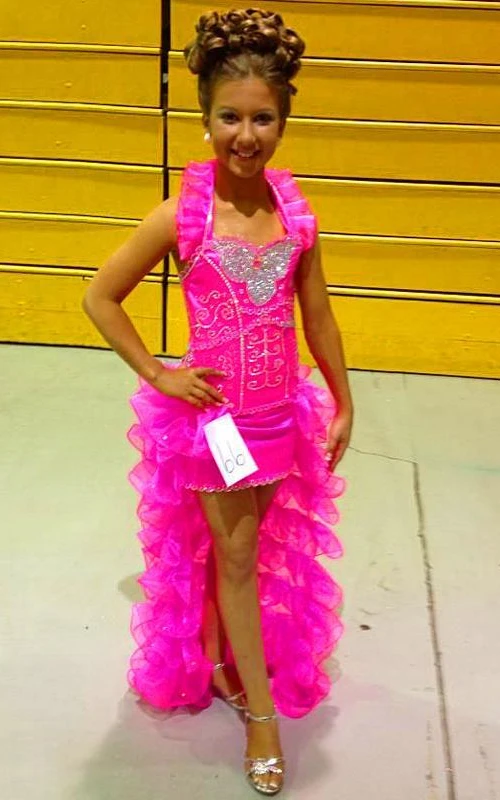 Precioso vestido de niña de flores de organza fucsia con cristales