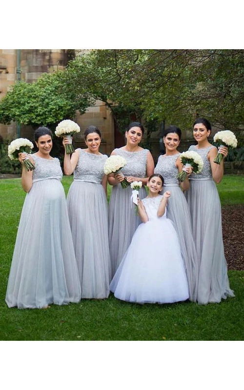 Vestido largo de gasa y encaje estilo imperio con corte en A