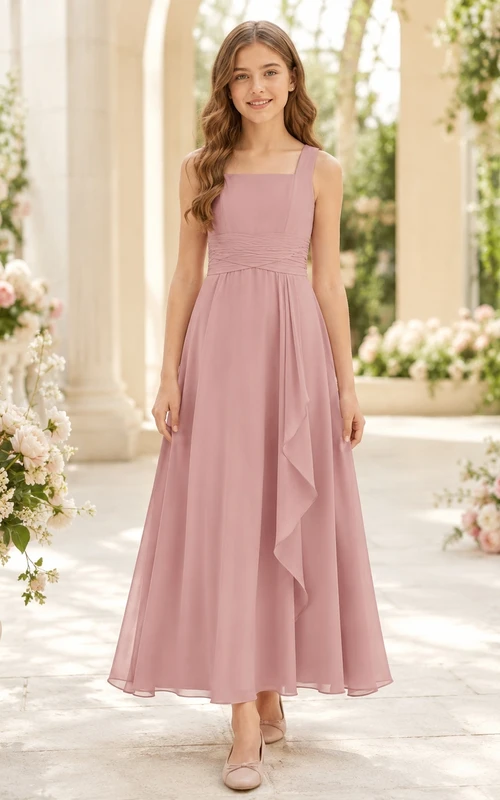 Vestido de dama de honor juvenil romántico de gasa sin mangas, corte cuadrado, largo midi, color rosa empolvado.