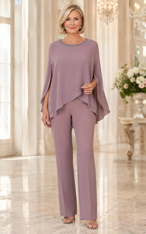 Vintage-Mauve-Hosenanzug für die Mutter der Braut, elegant und edel, mit Perlenbesatz am Kragen, Dreiviertel-Cape, mehrlagiger Tunika und gerader Hose.