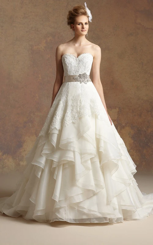 Sweetheart A-Line Ruffled Wedding Dress With Appliques And Bow