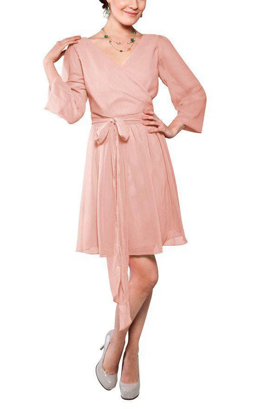 Kurzes Chiffonkleid mit langen Ärmeln, V-Ausschnitt und Schleife