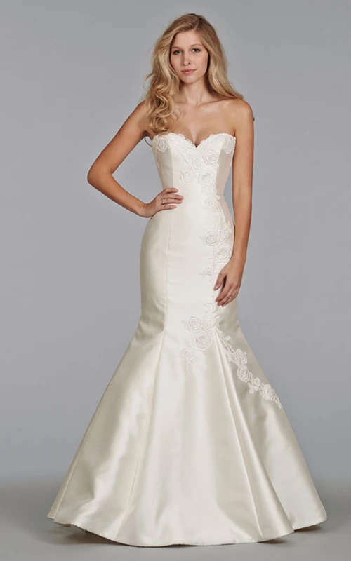 Captivating Sweetheart Neckline Fit and Flare Dress With Lace Appliques