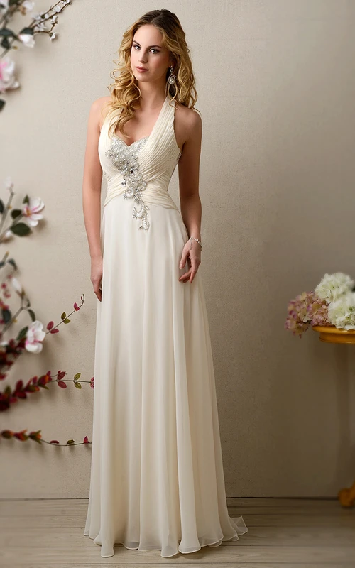 Robe de mariée dos nu en mousseline avec corsage froncé et perles