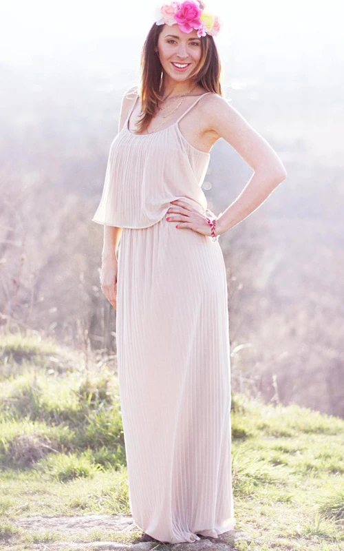 Langes Chiffonkleid mit Falten