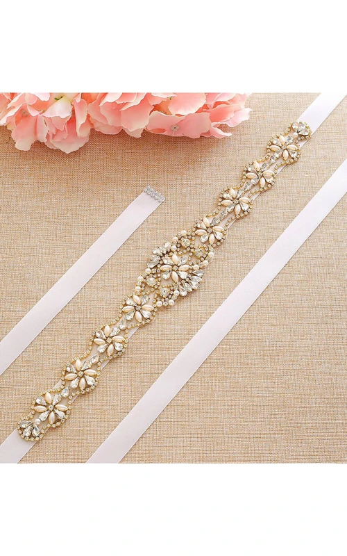 Eleganter Brautgürtel mit Perlen