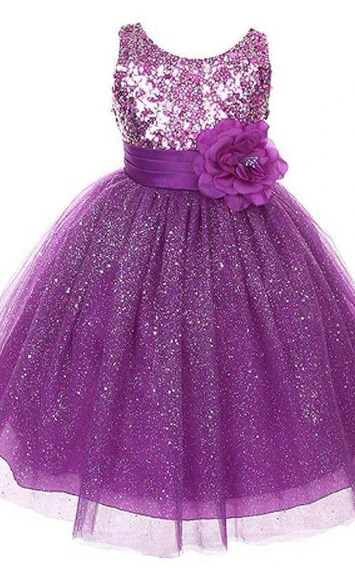 Robe trapèze sans manches à sequins avec fleur et nœud