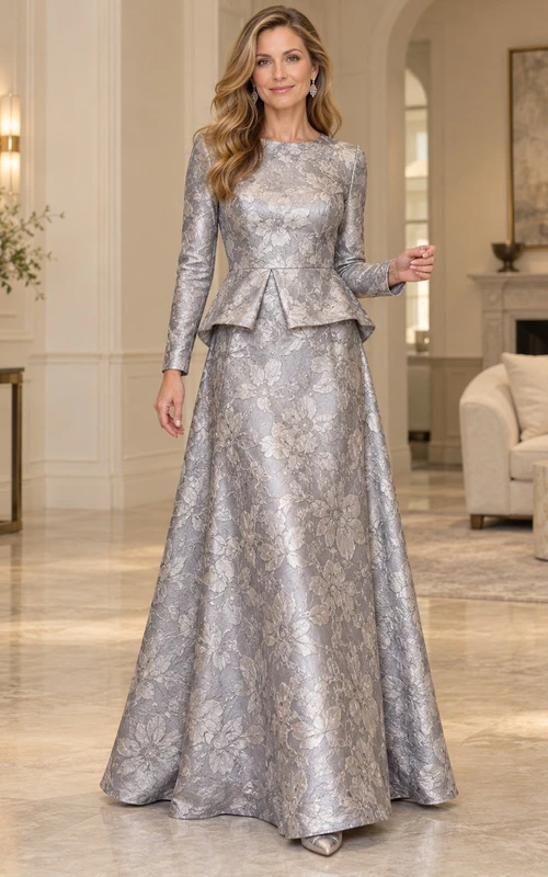 Robe de soirée argentée longue à col rond et manches longues en jacquard péplum, coupe trapèze, col rond et manches péplum.