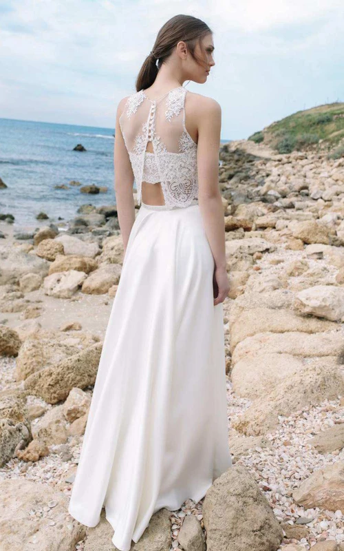 Robe de mariée dos nu en mousseline, satin et dentelle