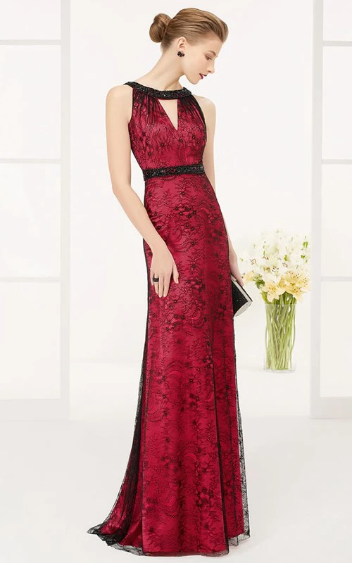 Robe de bal longue fourreau sans manches en dentelle à col montant et découpes en forme de goutte devant et dos