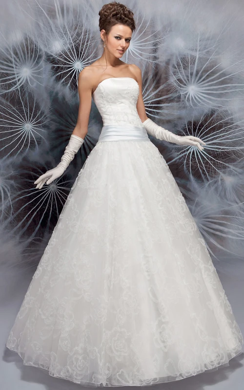 Robe de mariée bustier sans manches en dentelle, longue jusqu'au sol, avec dos lacé, style princesse