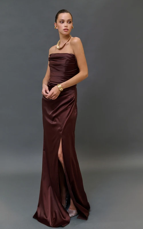 Robe fourreau bustier fendue sur le devant, longue jusqu'au sol