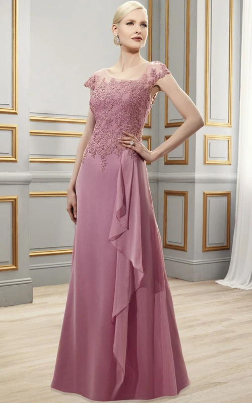 Robe de soirée longue en mousseline de satin drapée à manches courtes et col carré, ornée d'appliques