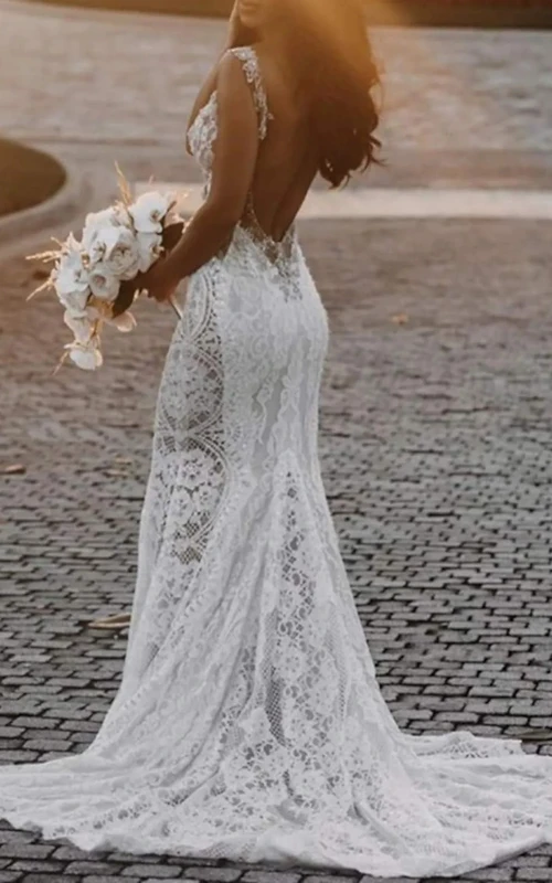 Boho-Meerjungfrauen-Hochzeitskleid aus Spitze mit tiefem Illusionsausschnitt