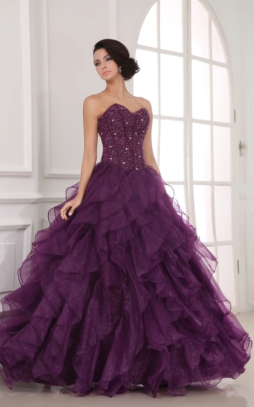 Ballkleid in A-Linie mit herzförmigem Ausschnitt, Organza-Rüschen und Perlenstickerei