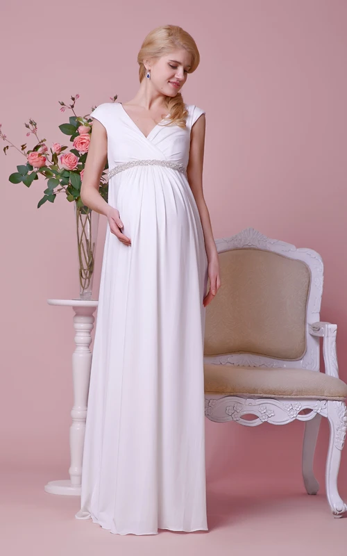 Vestido de punto de corte A con escote en V estilo imperio y mangas cortas, con cintura brillante.