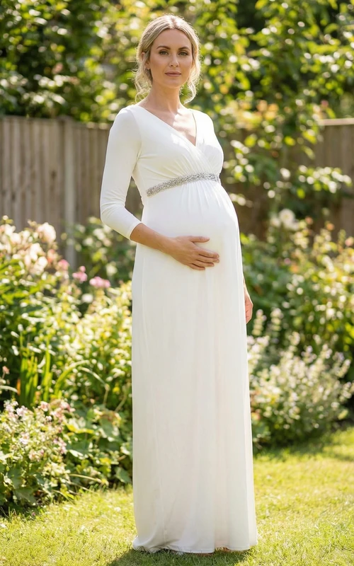 Weißes Umstandsbrautkleid mit V-Ausschnitt und Perlenbesatz an der Taille