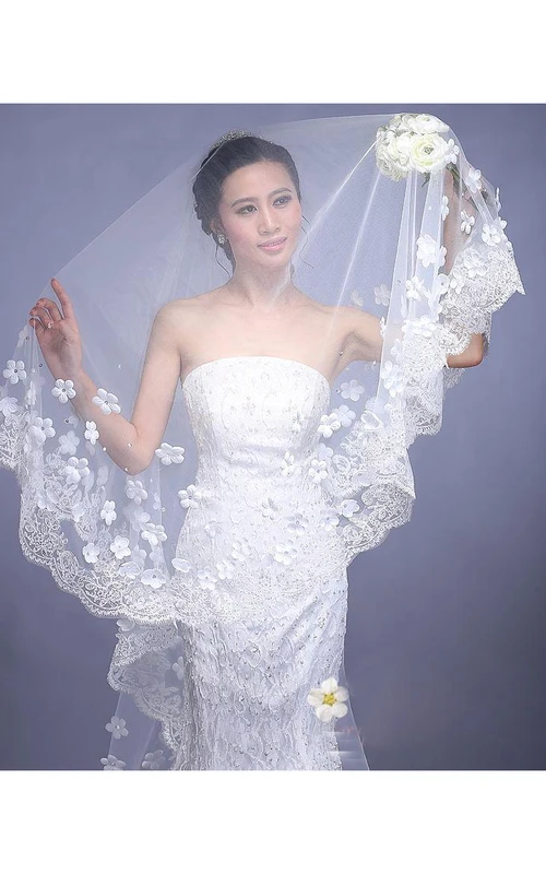 Nouveau style magnifique long voile de mariée orné de fleurs et de dentelle