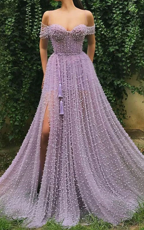 Robe de bal empire à épaules dénudées, fendue sur le devant et ornée de cristaux