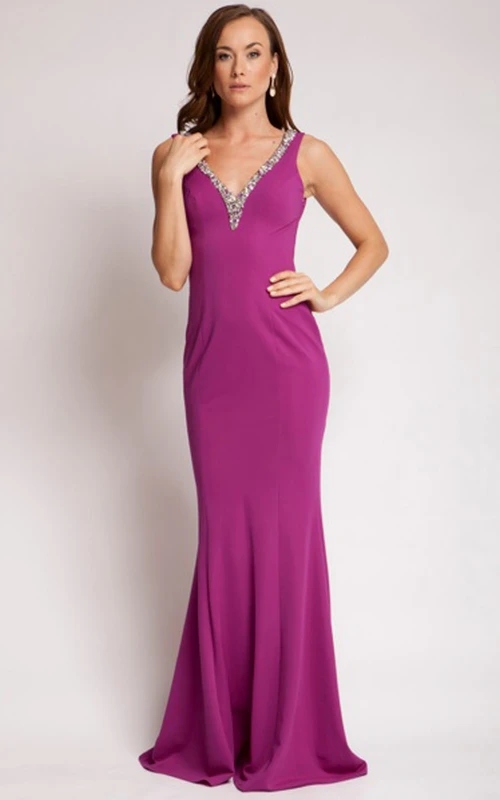 Vestido de fiesta largo sin mangas, ajustado, con escote en V y detalles de cuentas, de jersey.