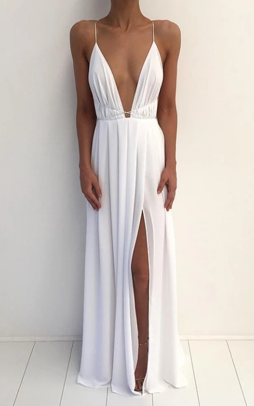 Robe trapèze en mousseline de soie, col en V, sans manches, dos nu et bretelles.