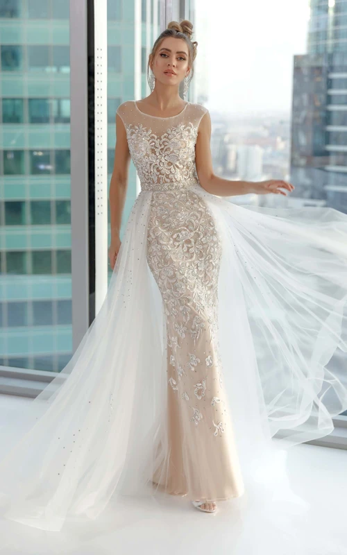 Robe de bal fourreau à col rond et jupe en tulle ornée de perles