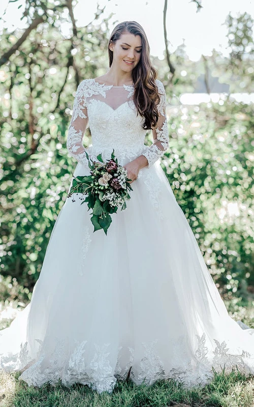 Elegant Ball Gown Bateau Lace Tulle Floor-length Court Train Long Sleeve Wedding Dress with Appliques