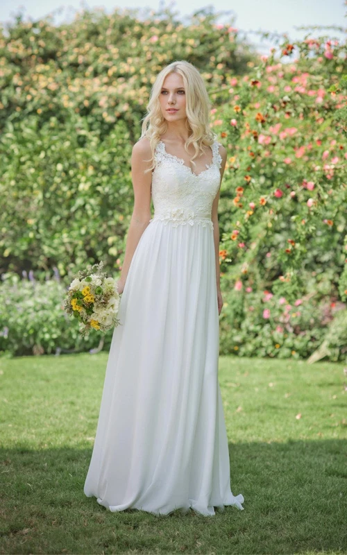 Vestido largo de gasa con encaje para renovación de votos matrimoniales con flores bordadas.