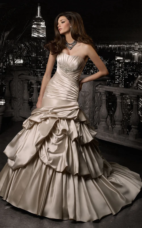 Robe longue trompette sans bretelles, dos corset en satin avec fronces et perles