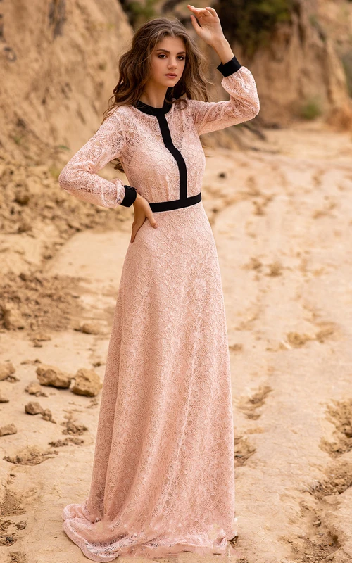 Langärmeliges, schlichtes A-Linien-Abendkleid aus Spitze