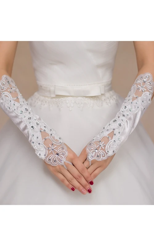 Diamantene elastische Satin-Handschuhe mit hohlem Netzgewebe und Perlenstickerei