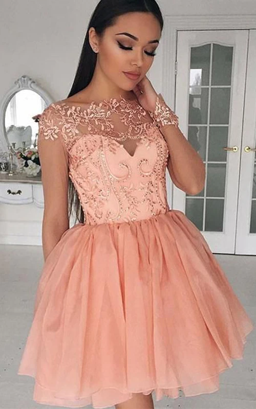 Ballkleid aus Tüllspitze mit Reißverschluss, Illusionseffekt, langen Ärmeln und Applikationen – Homecoming-Kleid