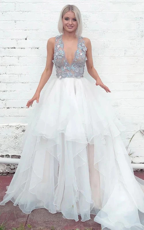 Vestido de gala sin mangas con escote pronunciado, corte en A, volantes, apliques bicolor, para bodas en la playa.