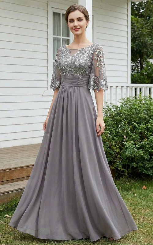 Vestido de gasa con lentejuelas, corte en A y mangas cortas.